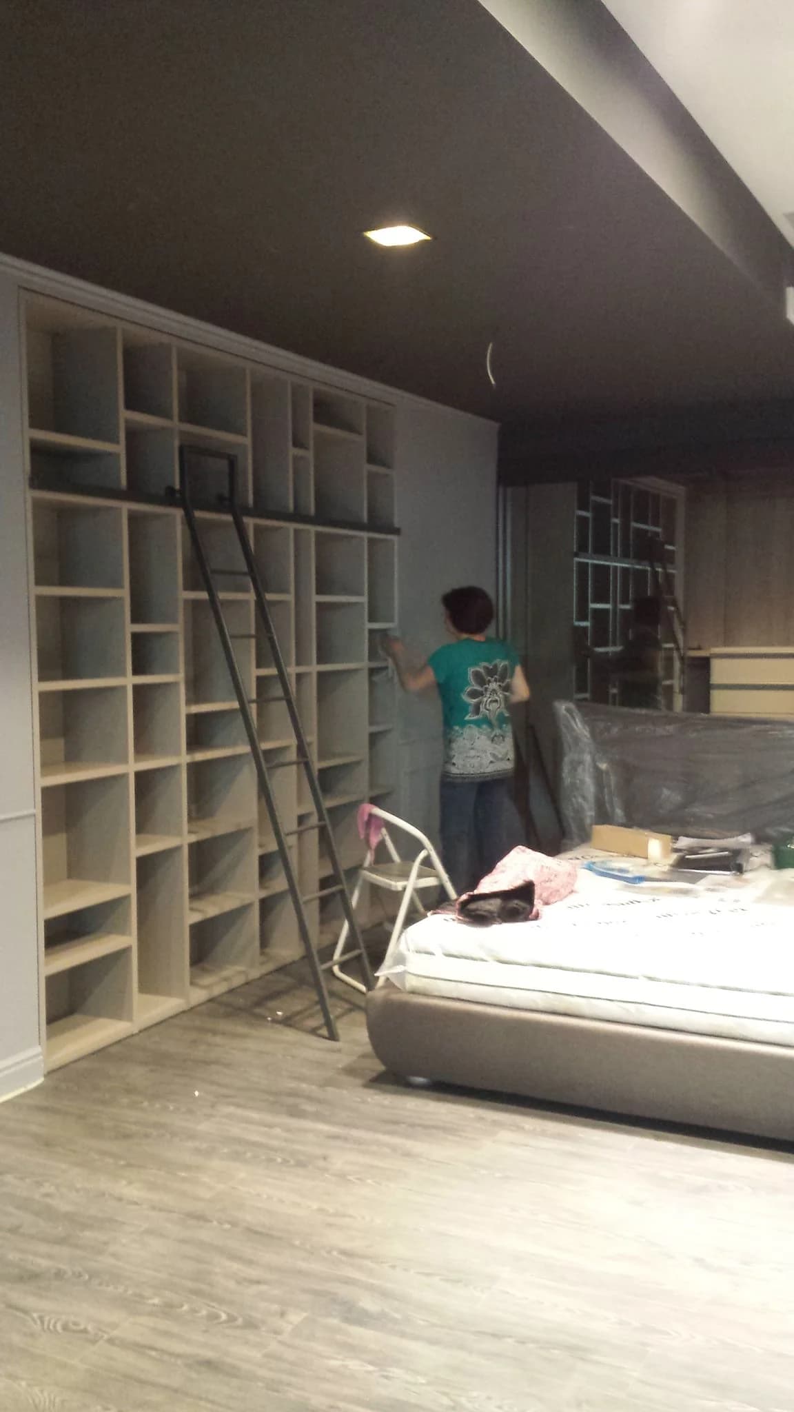 Curățare bibliotecă înaltă