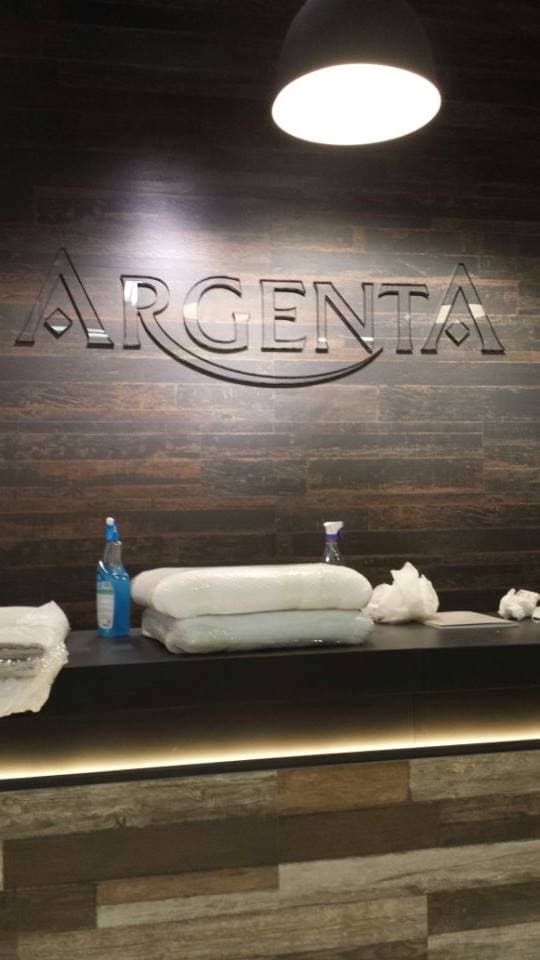 Curățare logo Argenta